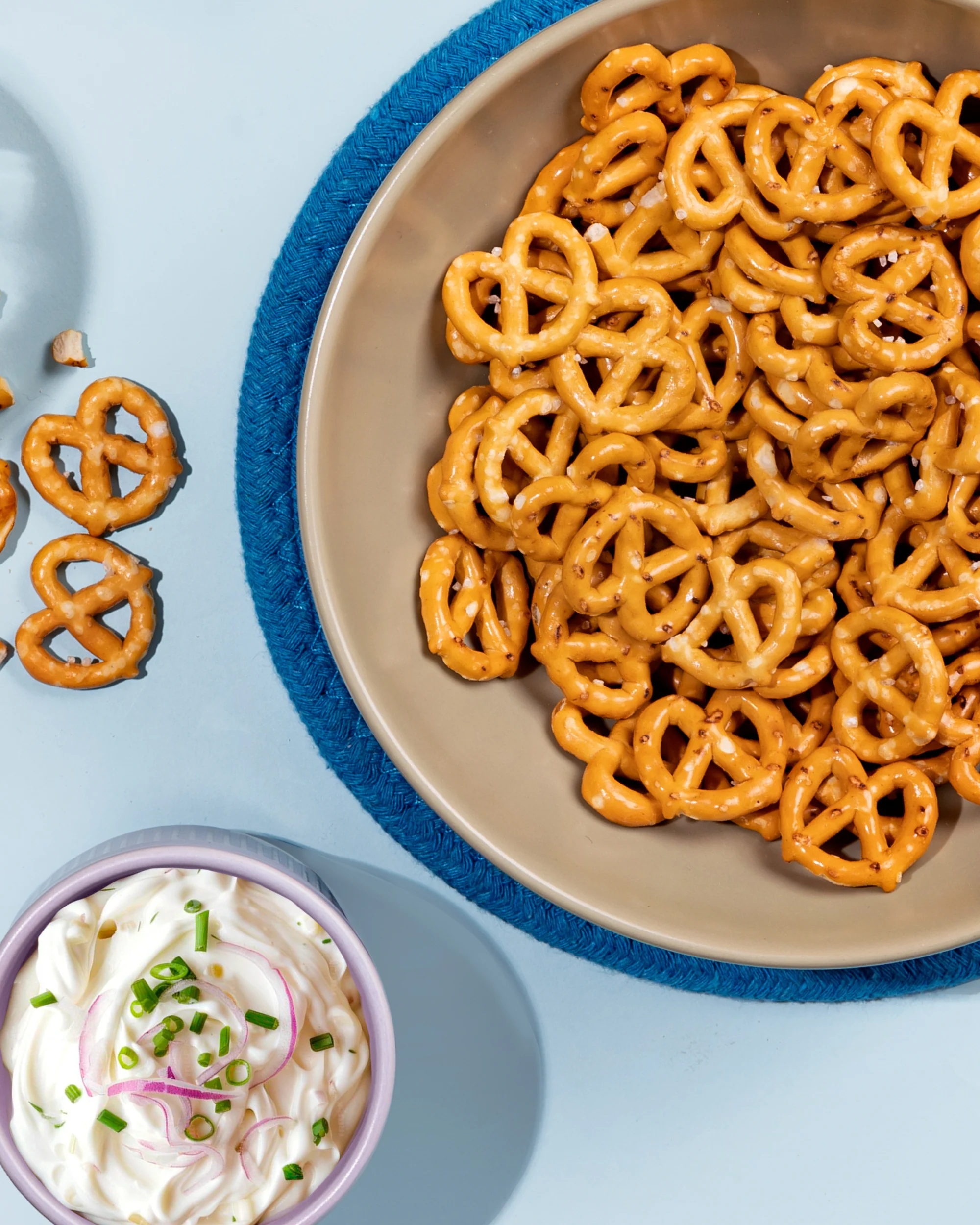 Salted Pretzel Mini Knots Party Pack,200g (Baked Crunchy Snack, Classic Salted Pretzel,| On-the-Go Snack) - Image 3