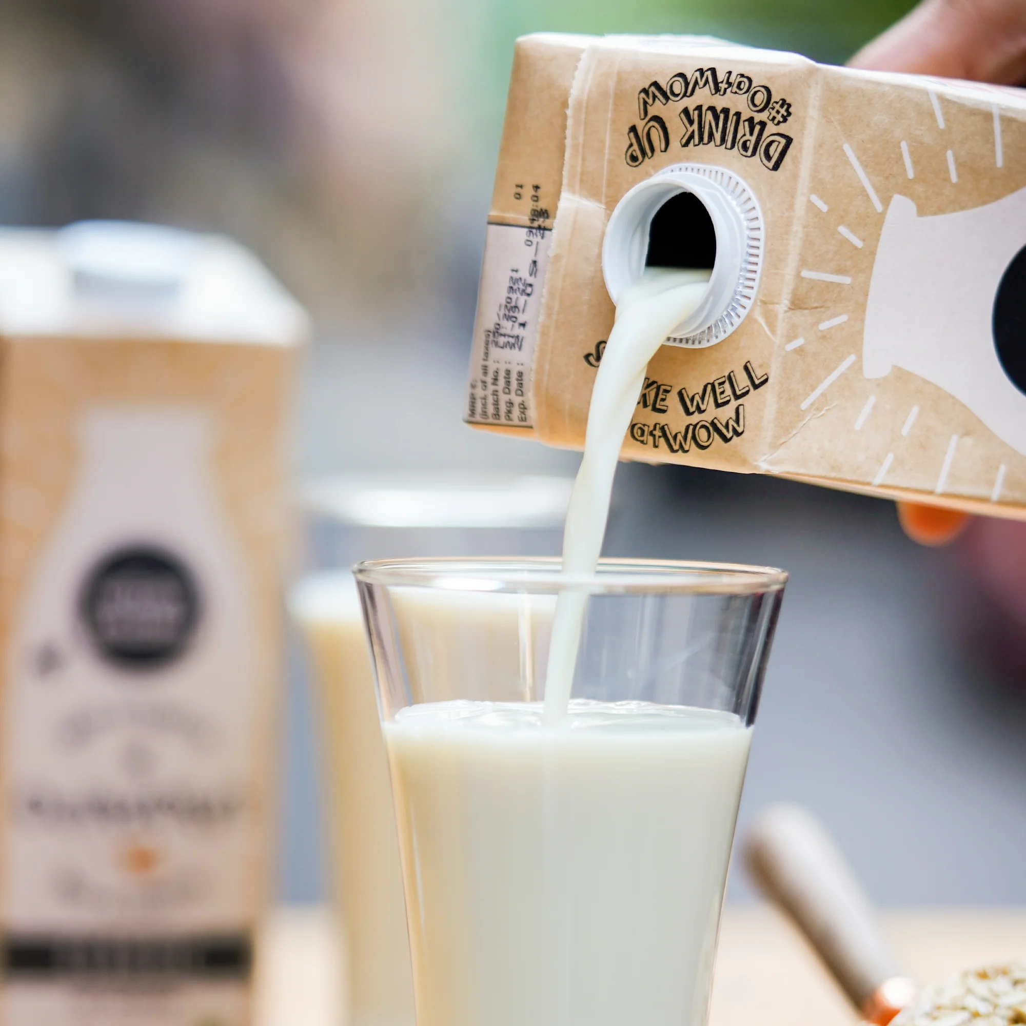 OatWOW Classic Oat Beverage, 1L [Plant-based /Milk Alternative] - Image 6