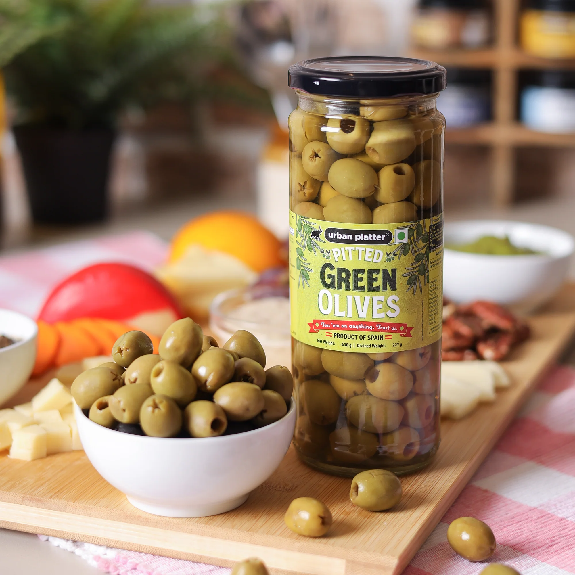 Pitted Green Spanish Olives, 430g (Whole & Seedless | Crisp & Tangy Mediterranean Flavour | Great for Salads, Mezze, Sandwiches & Snacking) - Image 4