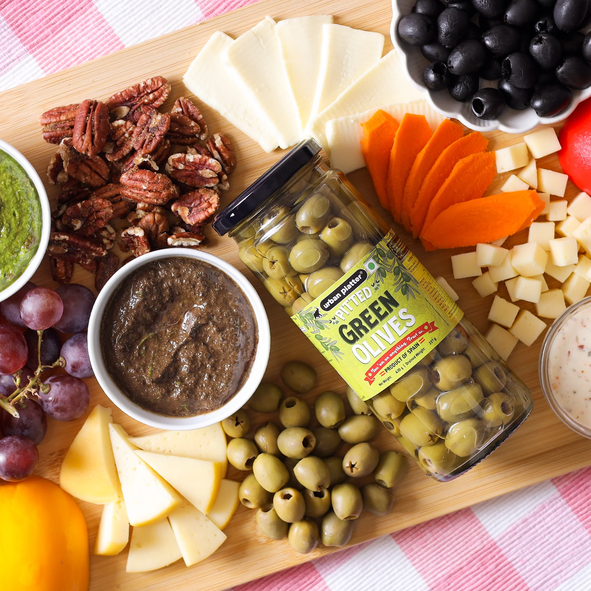 Pitted Green Spanish Olives, 430g (Whole & Seedless | Crisp & Tangy Mediterranean Flavour | Great for Salads, Mezze, Sandwiches & Snacking) - Image 5