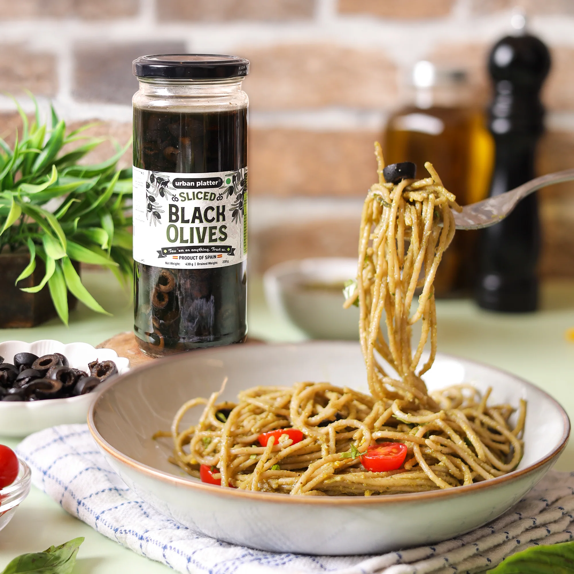 Sliced Black Spanish Olives, 430g (Bold, Savoury Mediterranean Flavour | Perfect for Pizzas, Pastas, Nachos & Salads) - Image 5